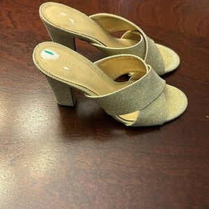 Marc Fisher Gold Metalic Slip-On Heels Sandals NWOB Sz 8 Party Date Metalic Chic